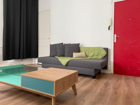 L'Éphémère Colbert - Vieux Port Apartment in Marseille