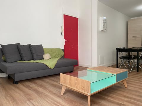 L'Éphémère Colbert - Vieux Port Apartment in Marseille