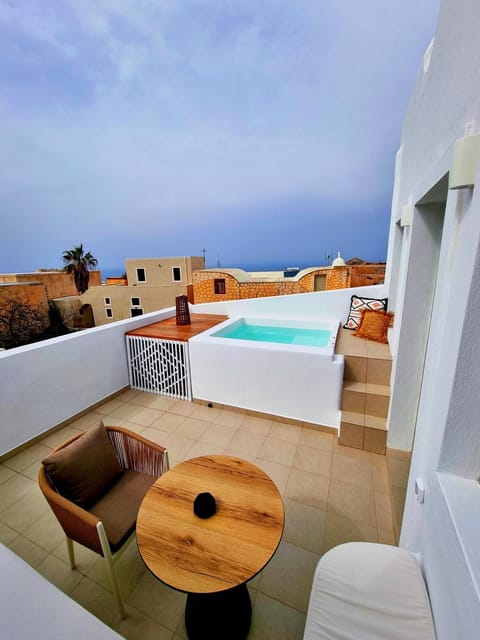 Hot Tub, View (from property/room), Balcony/Terrace