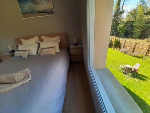 Spring, Bed, Day, Garden, View (from property/room), Bedroom, Garden view