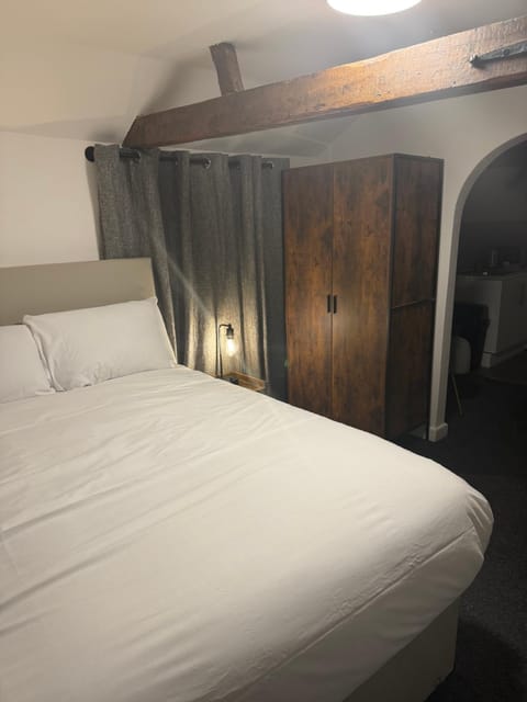 Bed, Bedroom, wardrobe