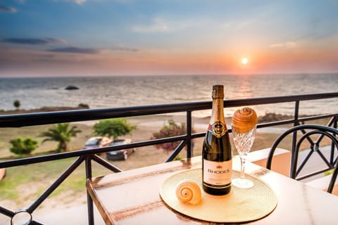 Spring, Summer, Balcony/Terrace, Decorative detail, Sea view, Sunset, Family