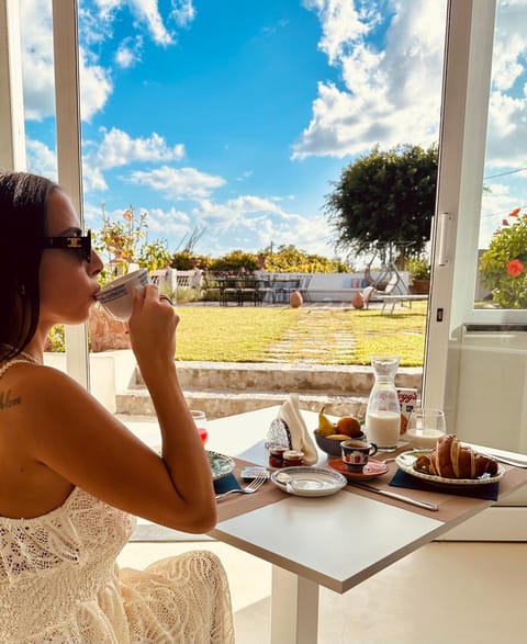 Natural landscape, View (from property/room), Dining area, Garden view, Breakfast, Buffet breakfast, Italian breakfast