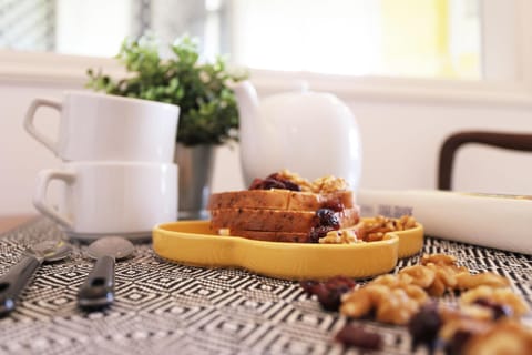 Coffee/tea facilities, Dining area