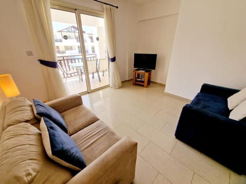 C5 Vanessa Poolside Apartment Apartment in Peyia