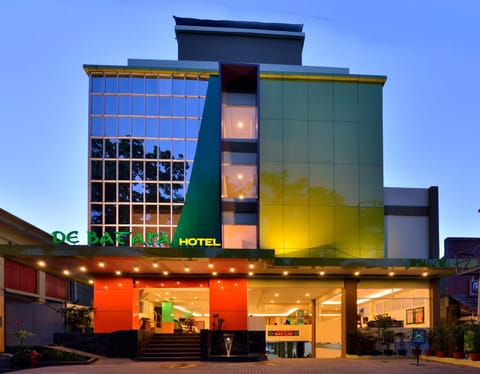 Property building, Facade/entrance