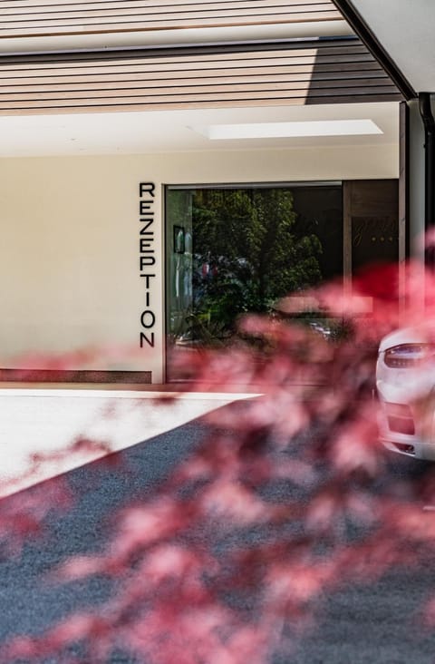 Property building, Summer, Lobby or reception