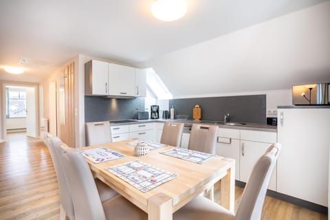 Kitchen or kitchenette, Dining area, kitchen