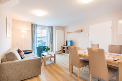 TV and multimedia, Living room, Dining area