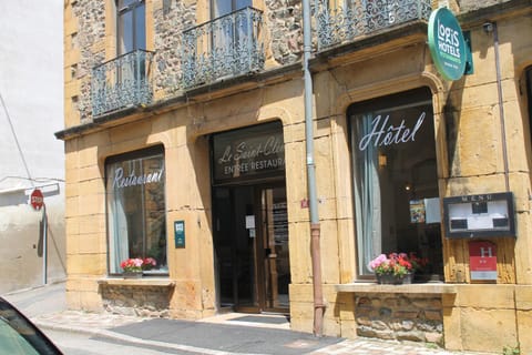 Facade/entrance