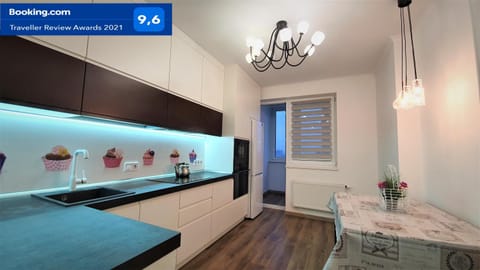 Kitchen or kitchenette, Dining area, Communal kitchen