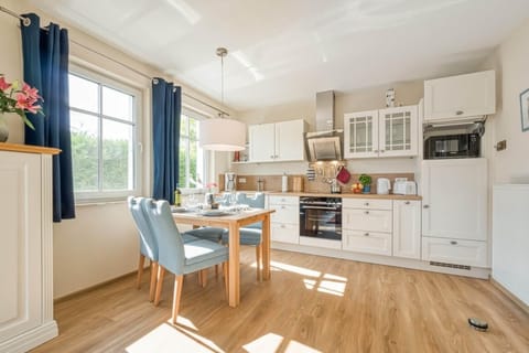 Leuchtturm, Wohnung 14 Apartment in Zingst