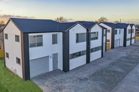 DELBROOK POINT Apartment in Hamilton