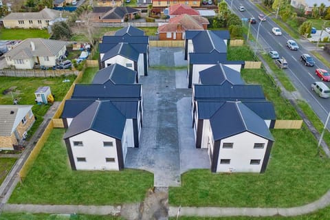 DELBROOK POINT Apartment in Hamilton