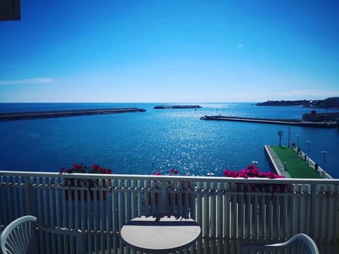 Balcony/Terrace, Lounge or bar, Sea view