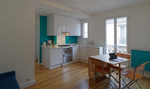 Dining area, dishwasher, stove