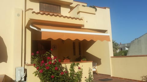 Facade/entrance, Breakfast