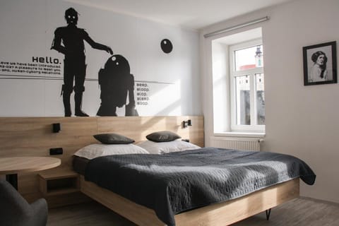 Bed, Photo of the whole room, Bedroom, Landmark view, River view
