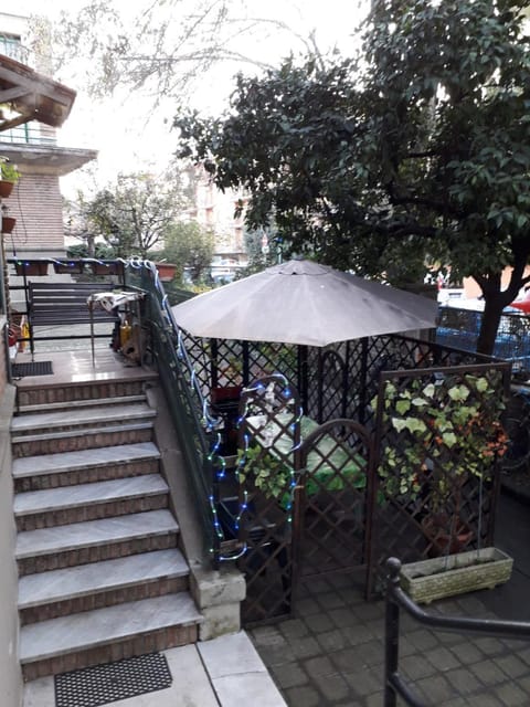 Patio, Facade/entrance