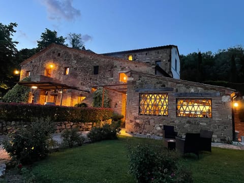Property building, Restaurant/places to eat