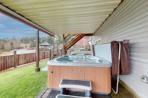 Lucy's Lagoon House in Devils Lake