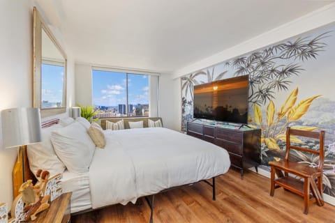 Hawaiian Monarch Penthouse 3bedroom Apartment in McCully-Moiliili