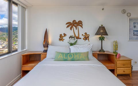 Hawaiian Monarch Penthouse 3bedroom Apartment in McCully-Moiliili