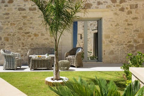 Patio, Facade/entrance, Garden