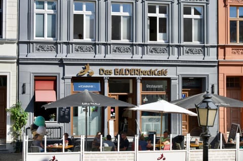 Property building, Restaurant/places to eat