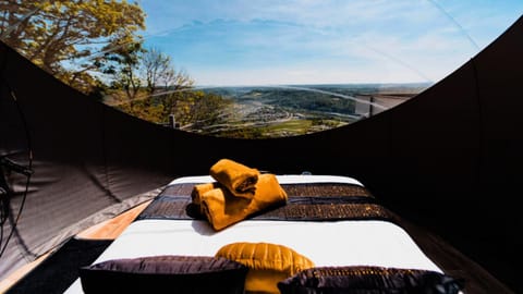 LES 7 MEUSES - Restaurant & Hébergements HÔTELIERS - INSOLITES - WELLNESS - GÎTES Hotel in Wallonia, Belgium