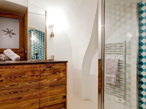 Chalet rénové au cœur du village, proche des pistes, 9 pers, WiFi inclus - FR-1-514-20 Chalet in Saint-Bon-Tarentaise