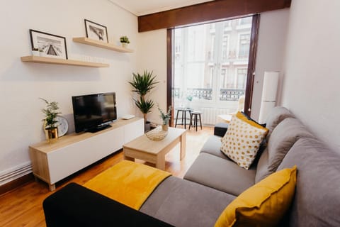Living room, Photo of the whole room