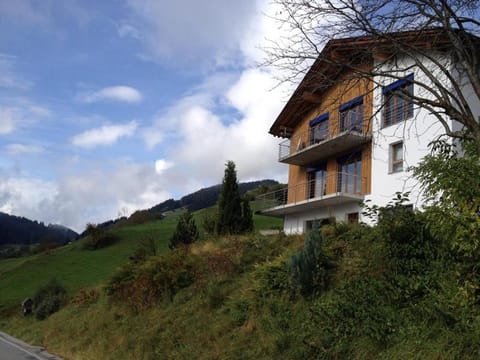 Principala 5 Zeller Andiast - Ferienwohnung für max. 10 Personen Apartment in Canton of Grisons