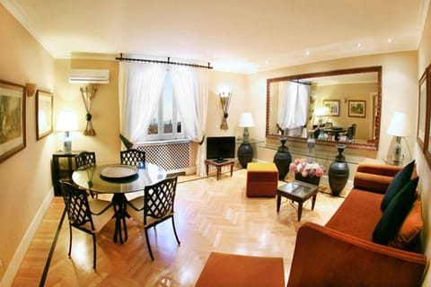 Living room, Seating area, Dining area, air conditioner