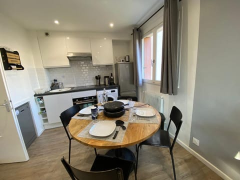 LE NID DE LA PIRAZ - Parking, Balcon & Netflix ! Apartment in Annecy