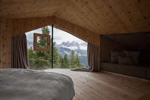 View (from property/room), View (from property/room), Bedroom, Mountain view, Mountain view