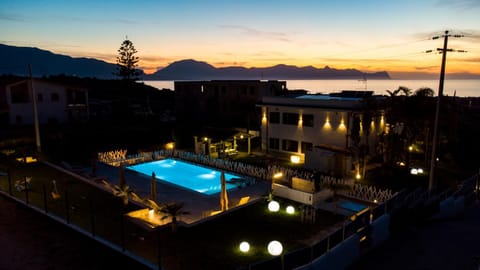 Property building, Swimming pool