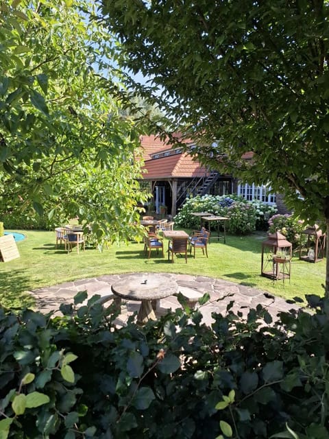 Property building, Garden, Meeting/conference room