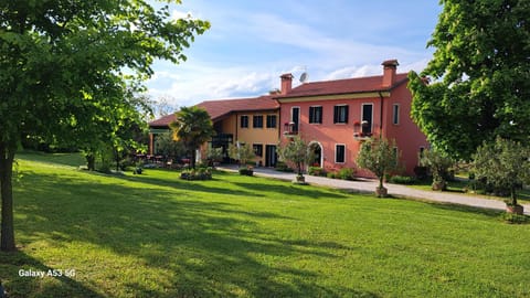 Property building, Spring, Day, Natural landscape, Garden, Garden view
