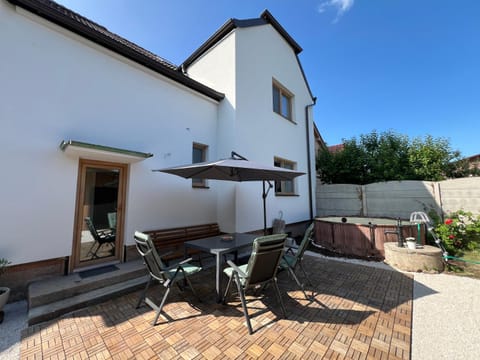 Balcony/Terrace, Swimming pool