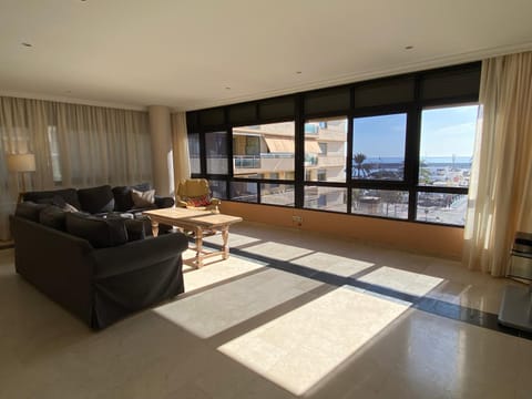 4 bedroom apartment close by beach in Fuengirola Apartment in Fuengirola