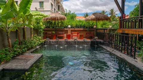 Massage, Sauna, Solarium, Steam room, Spa and wellness centre/facilities, Swimming pool
