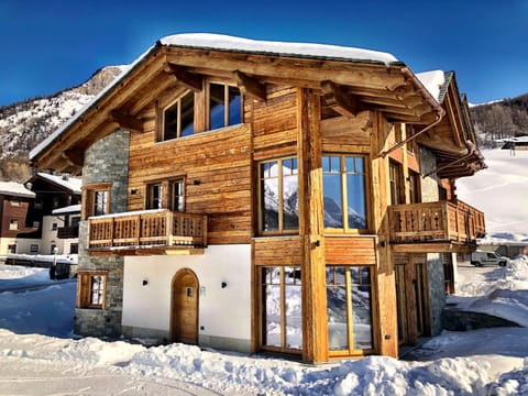 Property building, Winter