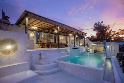 Aquavista Ceningan Campground/ 
RV Resort in Nusapenida