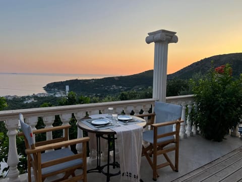 Property building, Restaurant/places to eat, View (from property/room), Sea view, Sunset