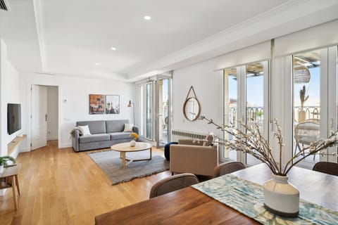 TV and multimedia, Living room, Seating area
