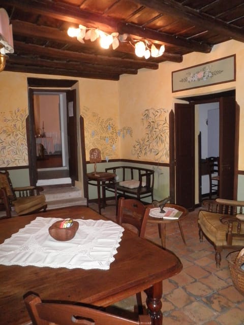 Communal lounge/ TV room, Internal: Not applicable to any particular room