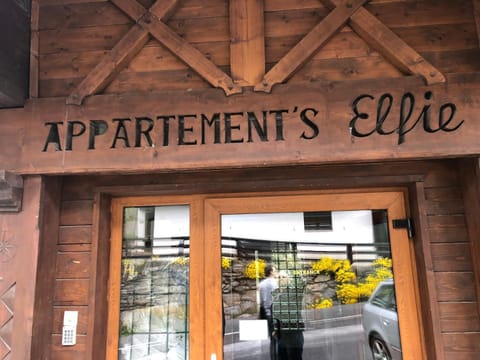 Facade/entrance, Property logo or sign