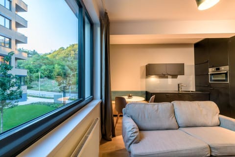 View (from property/room), Kitchen or kitchenette, Living room, Seating area, Garden view, Mountain view