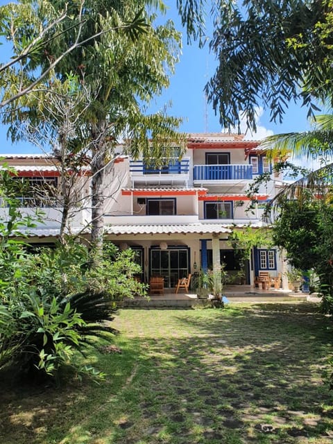 Property building, Patio, Patio, Facade/entrance, Day, Balcony/Terrace, Balcony/Terrace